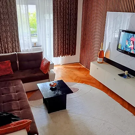 Dnevna Soba Apartment *